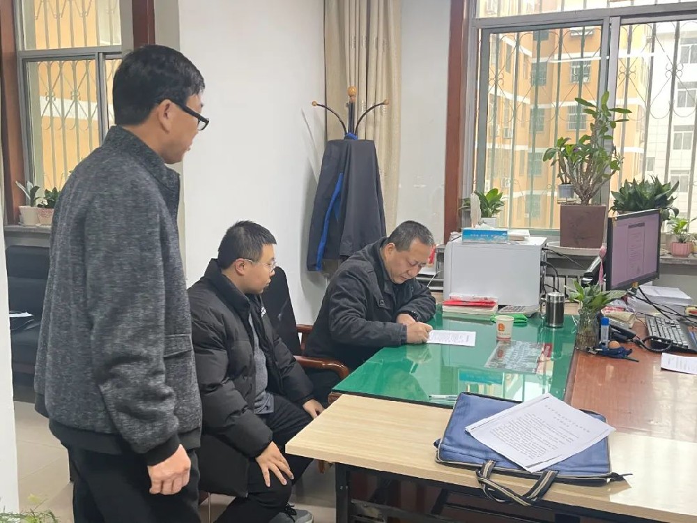 金台区档案局督导检查区法院档案工作